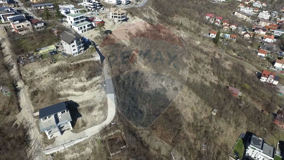 Teren 6309mp cu panoramă superbă asupra orașului – Uliului, Grigorescu