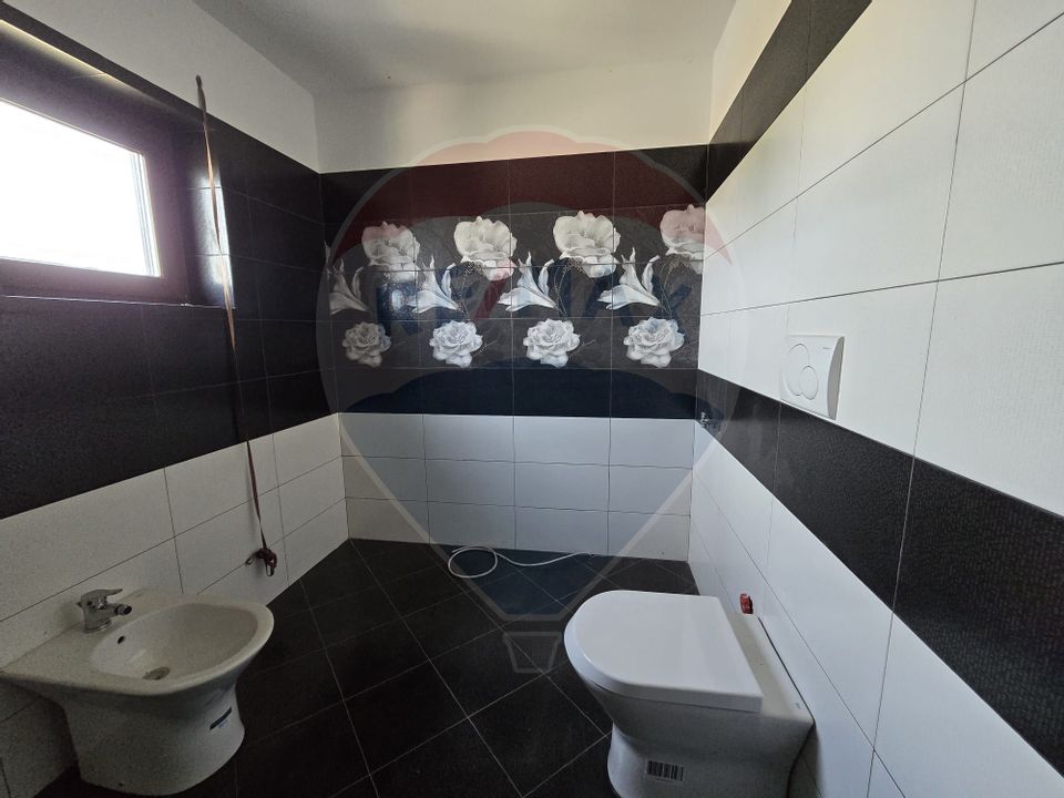 Casă / Vilă cu 4 camere de vânzare în zona Periferie