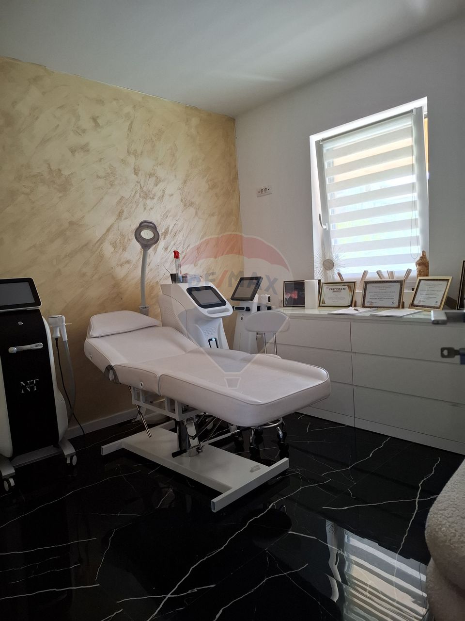 Spațiu comercial de vânzare –2 camere, parter, IDEAL PENTRU INVESTITIE