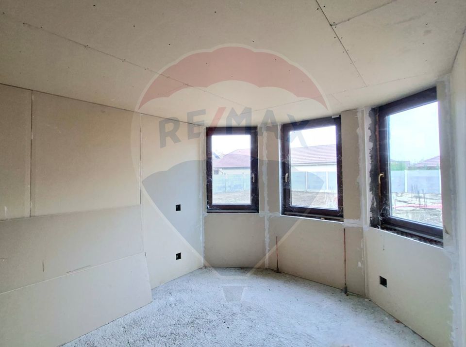 5 room House / Villa for sale