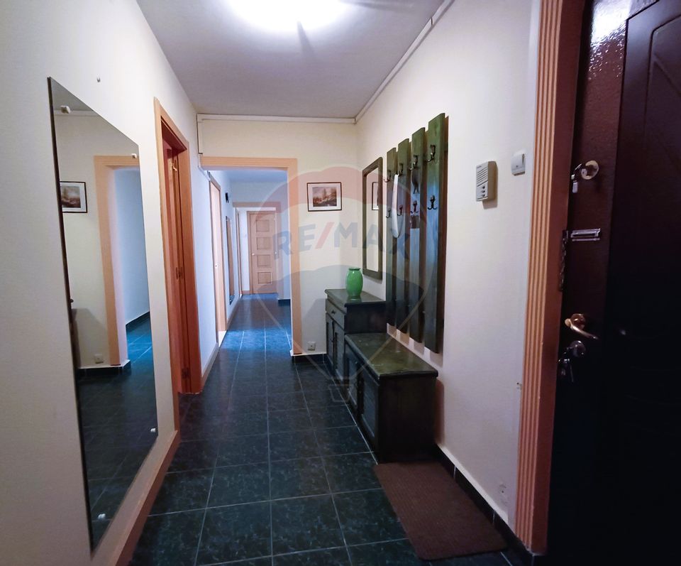 Apartament cu 3 camere de închiriat în zona Mihai Viteazul