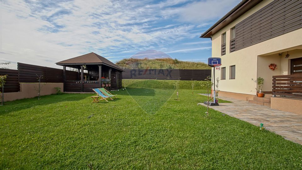 Casă individuală de vânzare în Hărman – modernă, spațioasă și complet