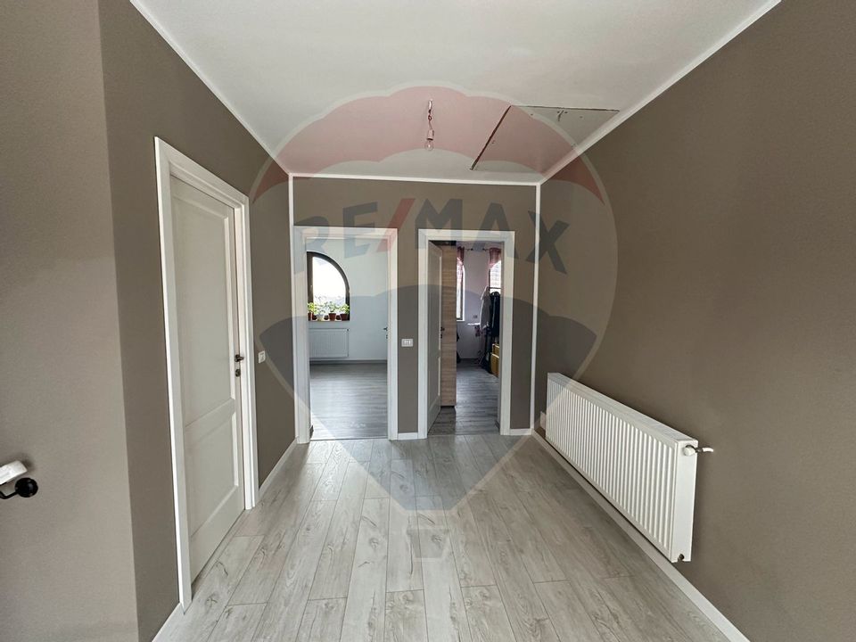 Casa/Vilă cu spatele la padure Vanatori