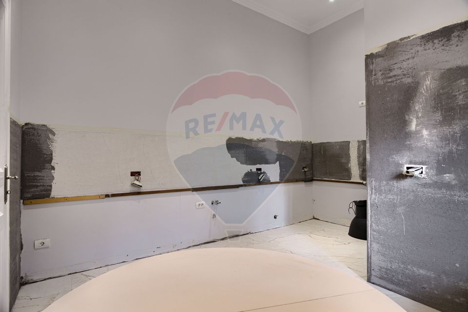Apartament elegant într-o clădire istorică – Piața Mică, Arad