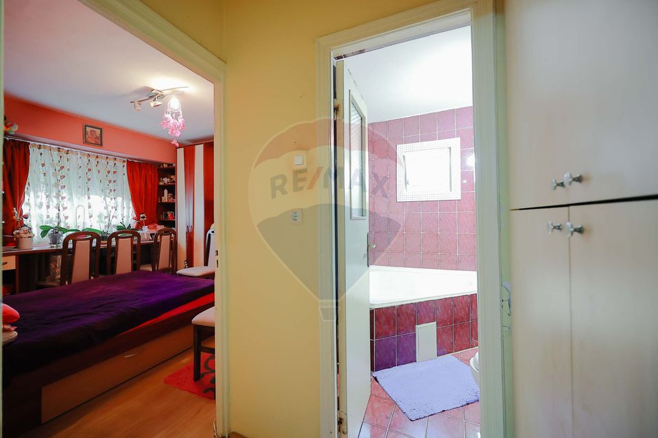 Apartament cu 4 camere, de vânzare în zona Rogerius