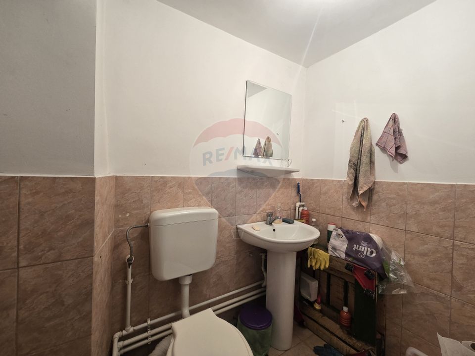 Spațiu comercial de închiriat – demisol, Bacău, str. 9 Mai nr. 78