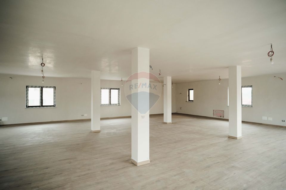 Spațiu comercial de închiriat in Com Marginea