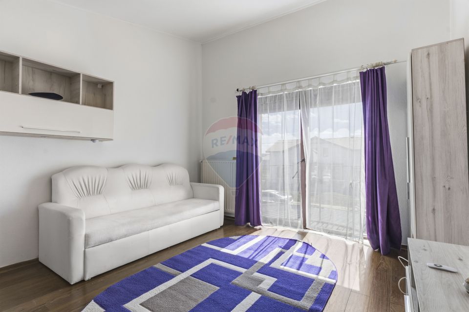 Casă cu 5 camere de inchiriat in Sofronea,Arad