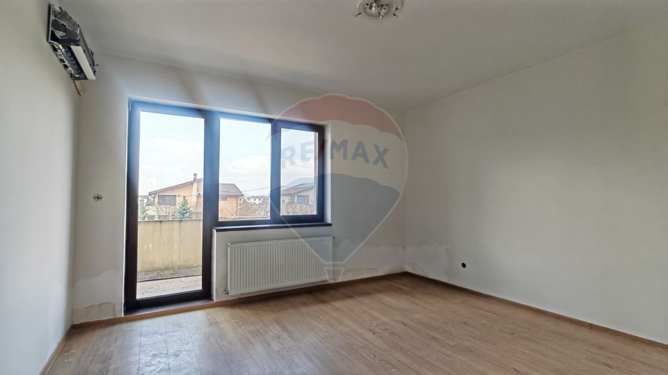 Villa for sale in Berceni, land 1161 sqm | Investment opportunity