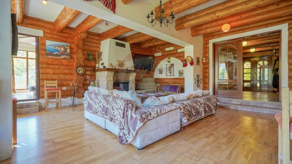 8 room House / Villa for sale