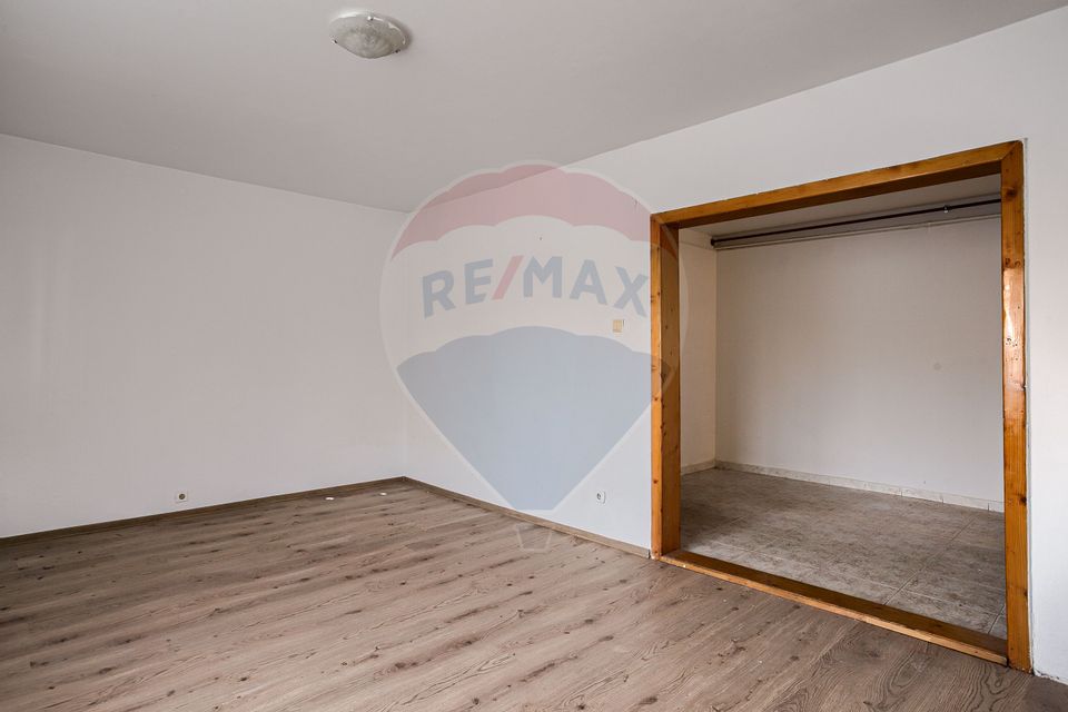 Apartament 3 camere de vânzare parter, pe Calea Aurel Vlaicu