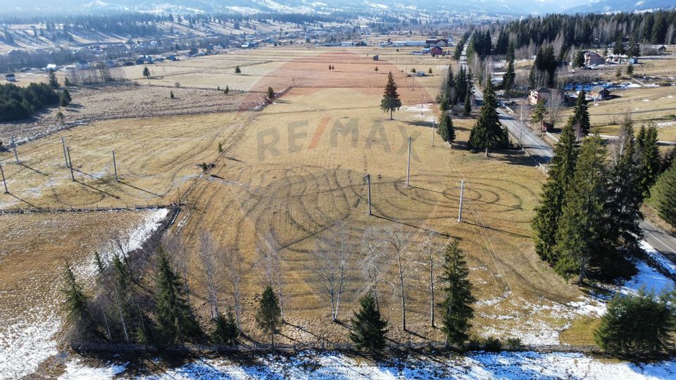 Teren  intravilan 9,086 mp  PARCELABIL Neagra Sarului/Bucovina