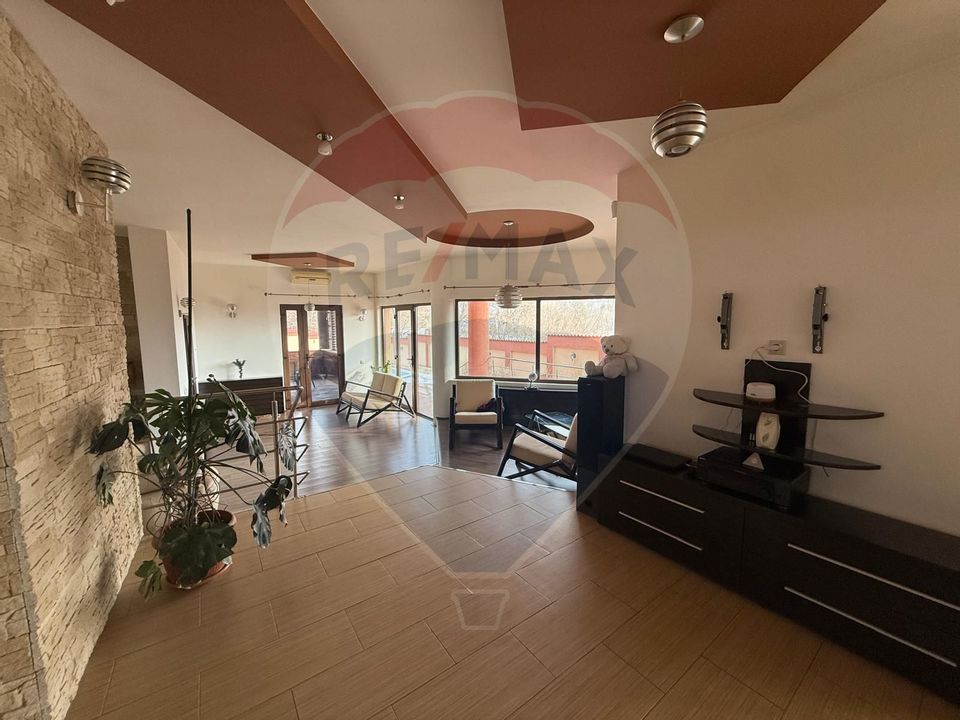 5 room House / Villa for sale, Plaiul Vulcanesti area