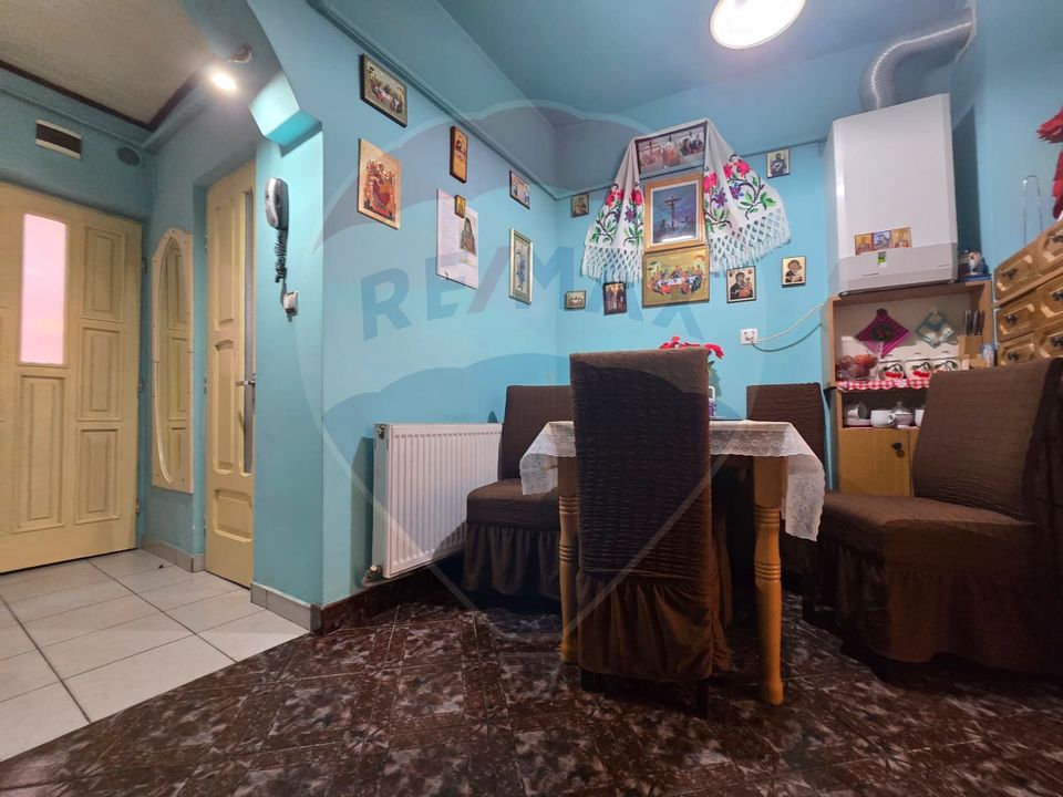 Apartament cu 2 camere de vânzare în zona Parcul Feroviarilor