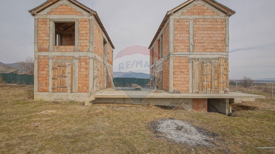 COMISION 0% Casă Individuala La Rosu cu teren de 4000 mp in Crizbav