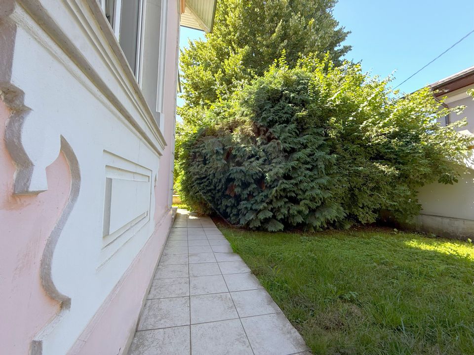 8 room House / Villa for sale, Central area