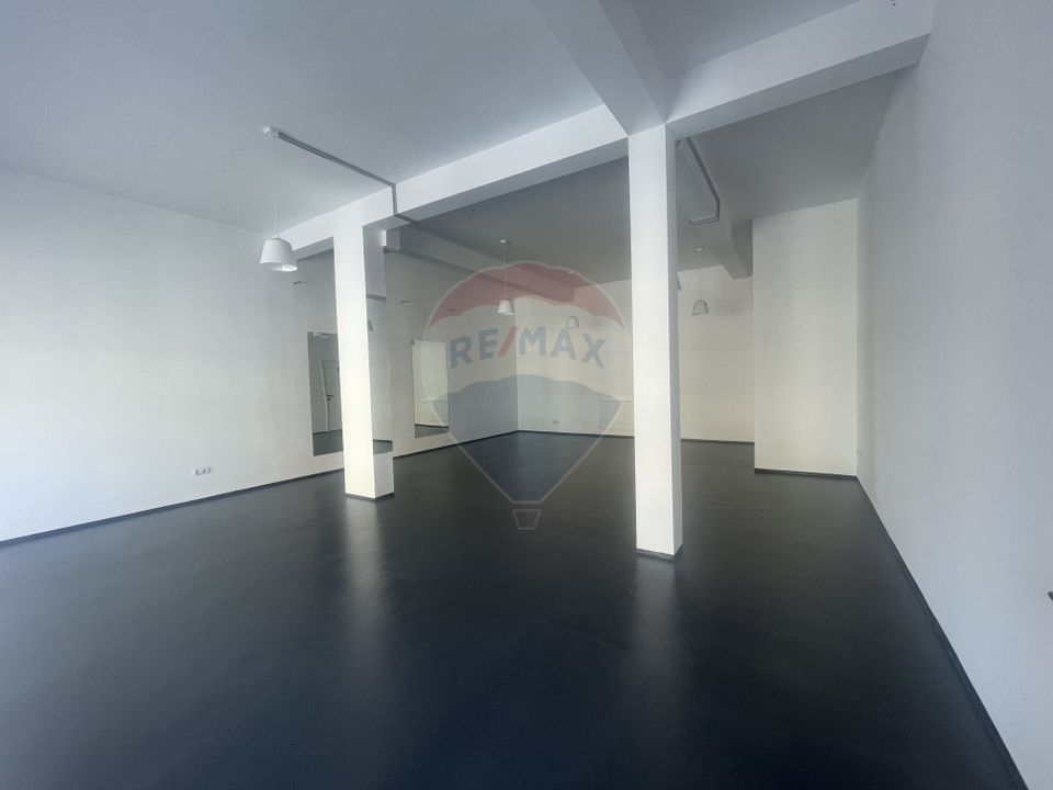 71.69sq.m Commercial Space for rent