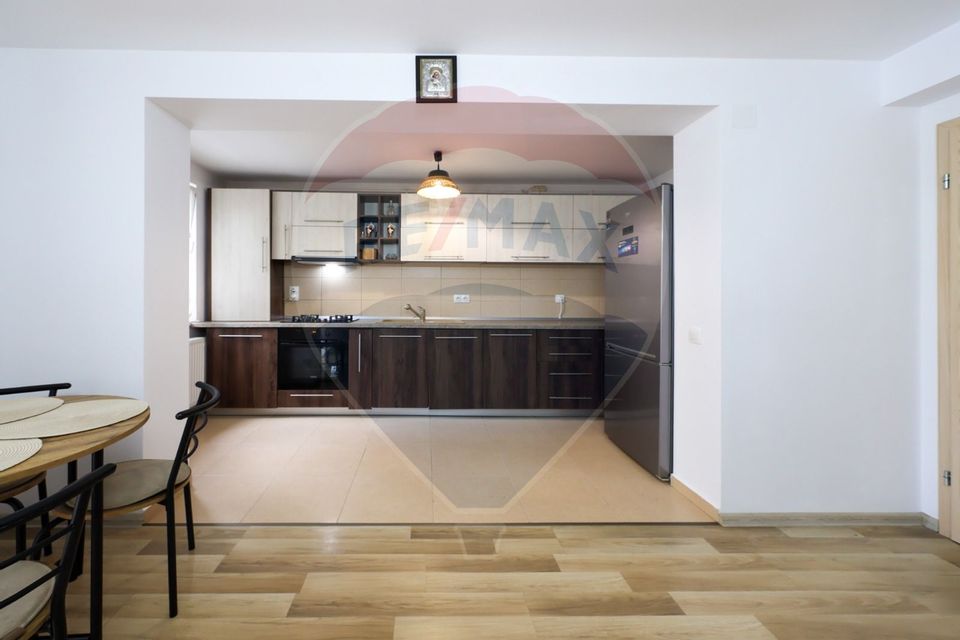 3 room Apartment for sale, Tractorul area