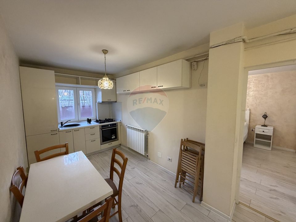 Apartament doua camere parter de inchiriat