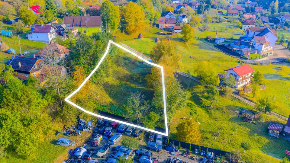 Land 1,564sqm Moieciu de Jos / Strada Sbarcioara