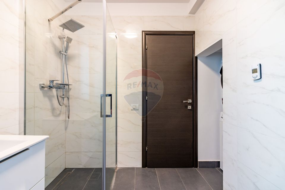 Vanzare Vila Individuala mare | 7 camere, 2 terase | P+1+2R | Curte