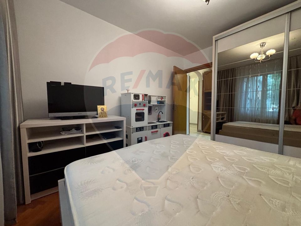 4 room Apartment for sale, Teiul Doamnei area