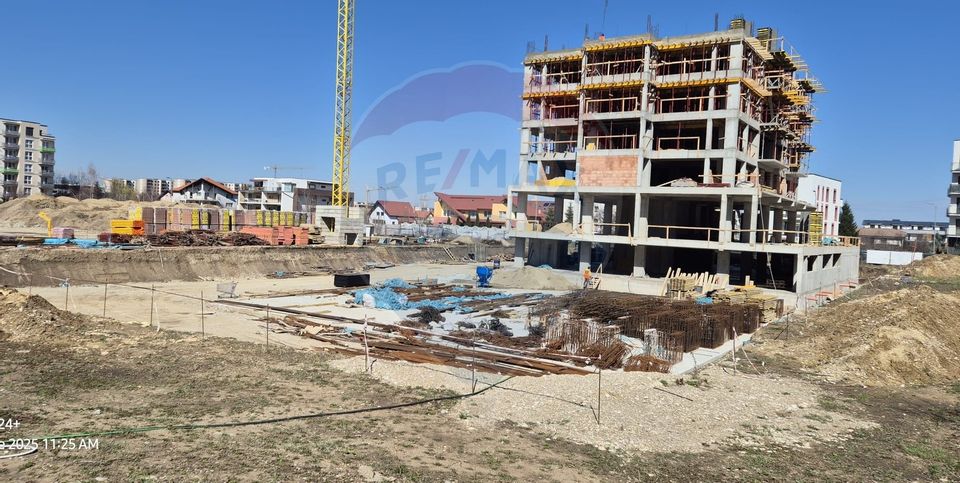 Apartament cu 2 camere de vanzare  / zona Tractorul
