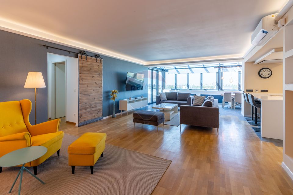 Penthouse panoramic view in Green Lake Residence