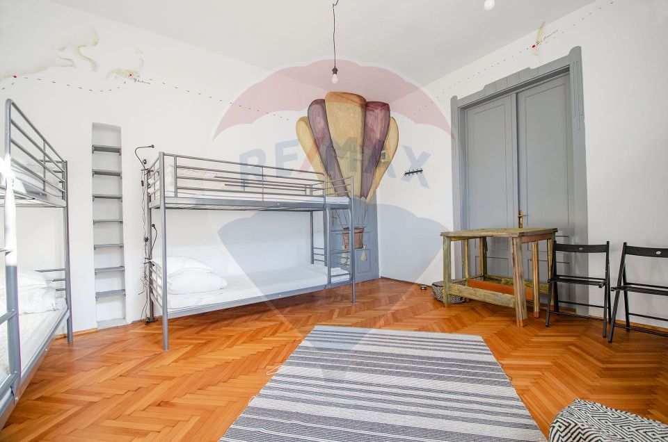 Casă / Vilă cu 6 camere de închiriat în zona Balcescu
