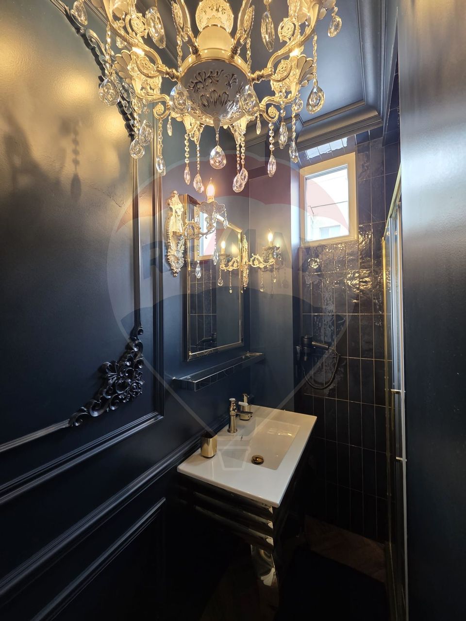 Apartament de lux în stil baroc cu 2 camere de închiriat în zona Dacia