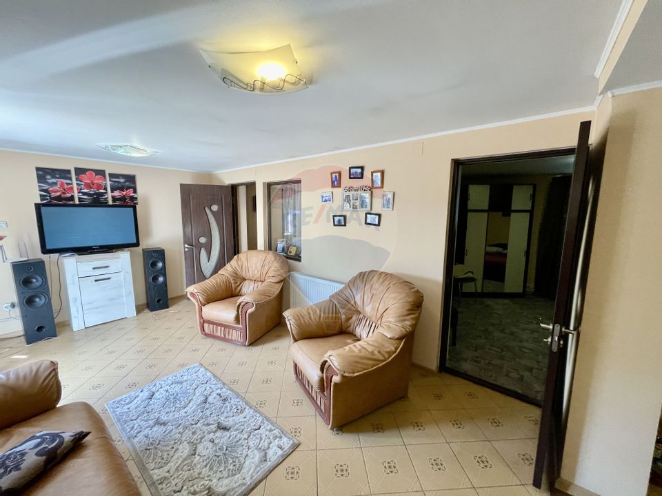 6 room House / Villa for sale