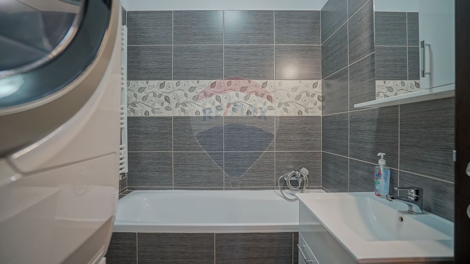 !! VANDUT !!  Apartament spațios, terasă proprie, Tractorul, Brașov