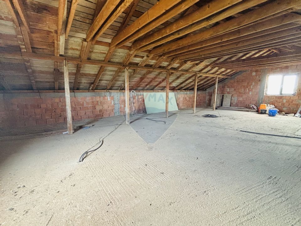 8 room House / Villa for sale