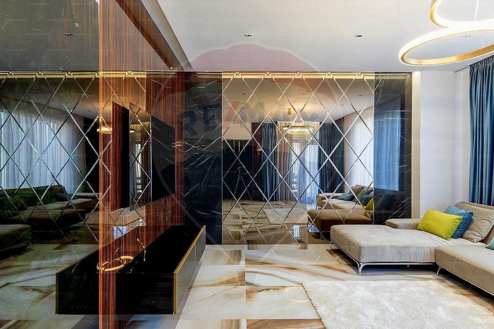 Casă / Vilă cu 4 camere de vânzare în zona Central