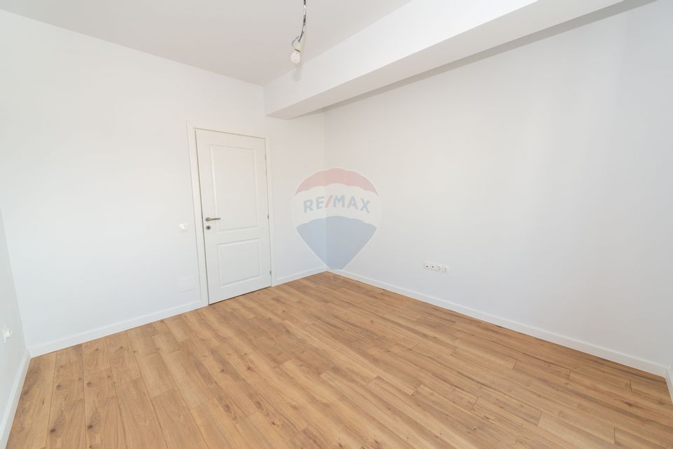 Apartament 3 camere de vanzare, 91 mp, Aparatorii Patriei, parcare