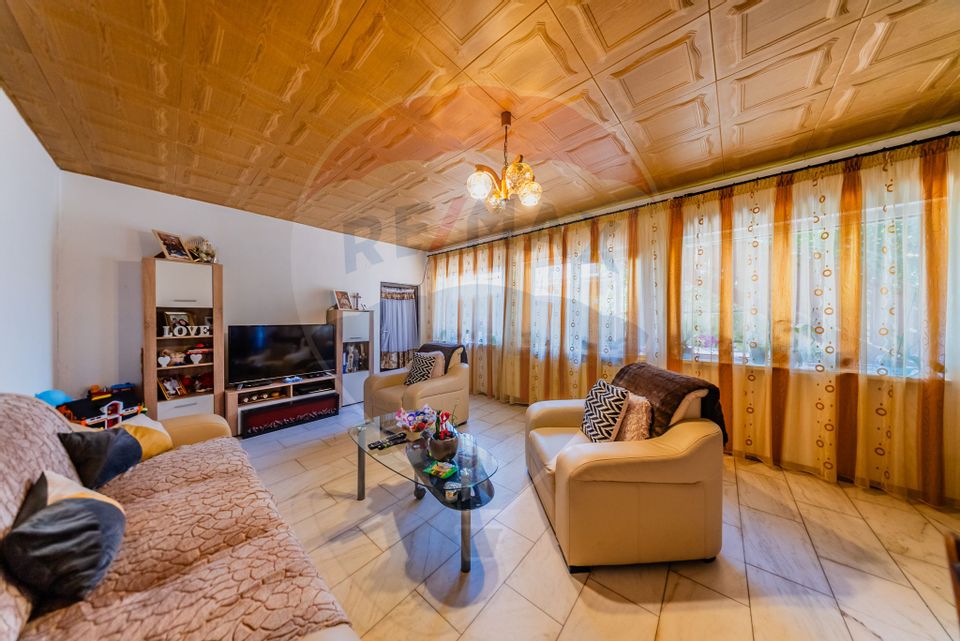 7 room House / Villa for sale, Confectii area