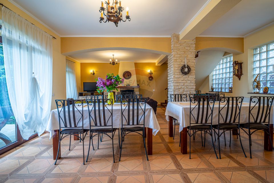 12 room Hotel / Pension for sale, Poiana Tapului area