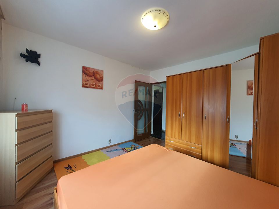 Apartament cu 3 camere de închiriat în zona Nord, etajul 2