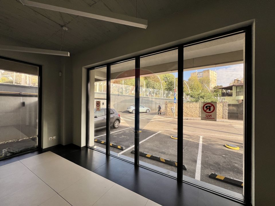 Spațiu comercial modern de închiriat / 2 locuri de parcare