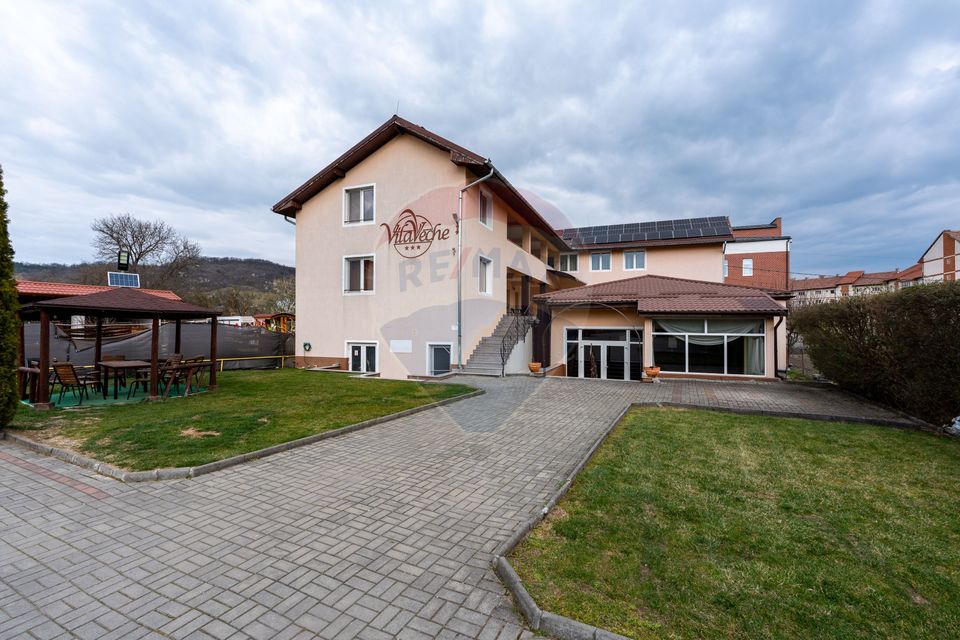 22 room Hotel / Pension for sale, Central area