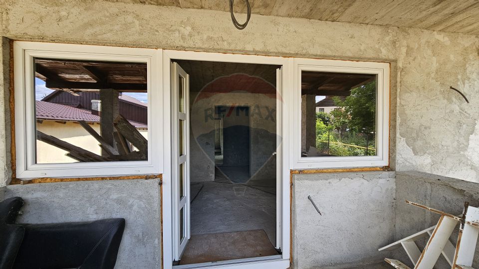 Casă / Vilă, teren 1700mp,  în Lisaura-Ipotești, Suceava