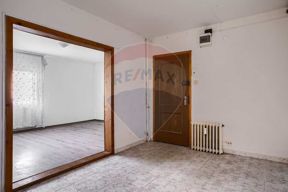 Apartament 3 camere de vânzare parter, pe Calea Aurel Vlaicu