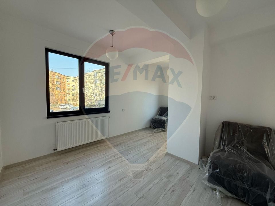 Apartament Decomandat Central 3 camere, 2 bai + loc de parcare privat