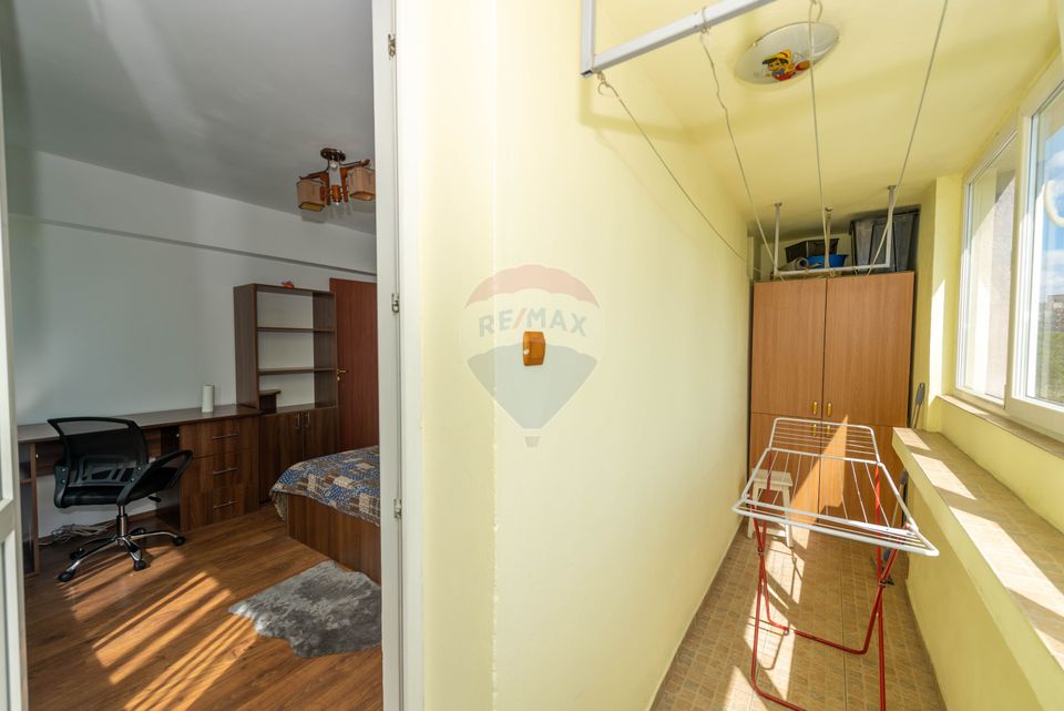 Apartament semidecomandat cu 3 camere de inchiriat Vasile Goldis Minis