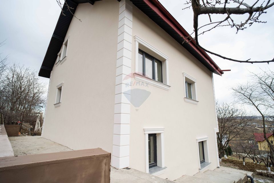 5 room House / Villa for sale