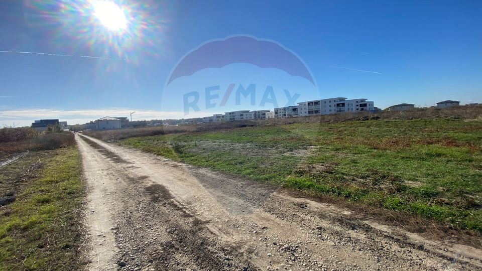 Land 465sqm Tunari / 1 Decembrie Street