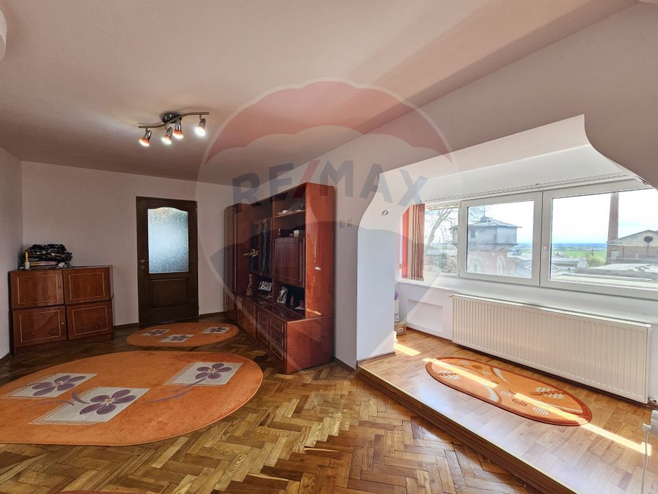 Apartament 102 mp