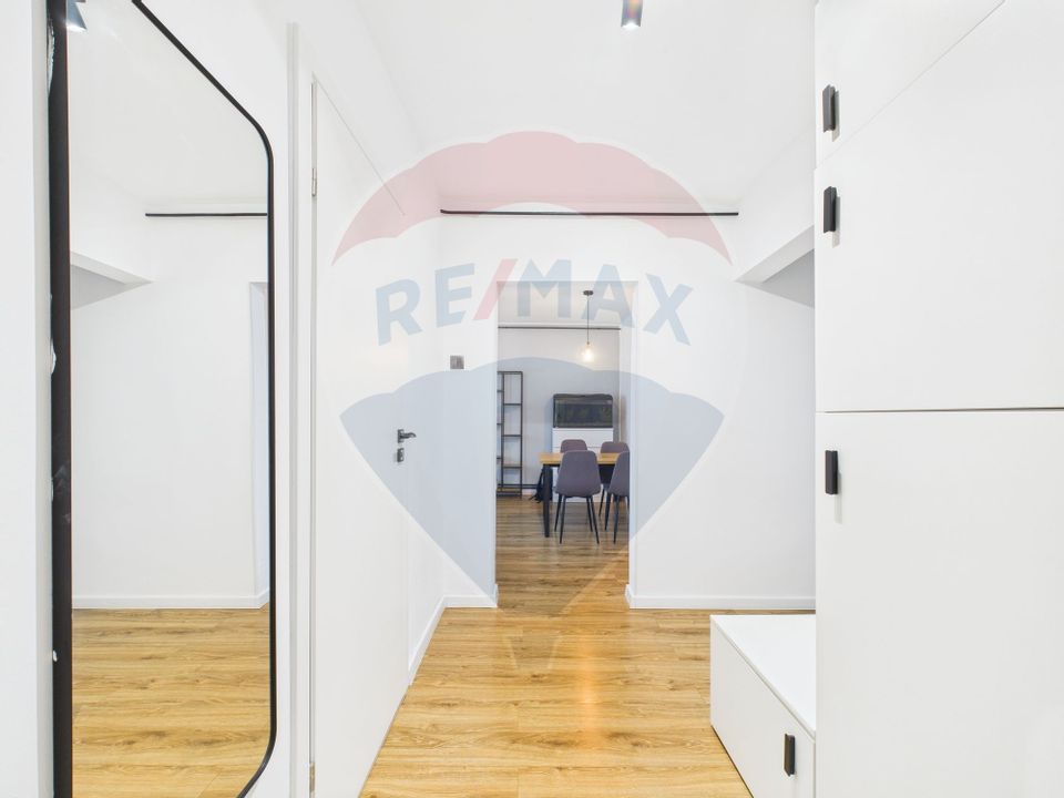 Apartament cu 4 camere de vânzare - Piata Rahova