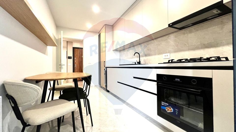 Apartament de lux cu 3 camere de închiriat - Zona Centrul Comercial To