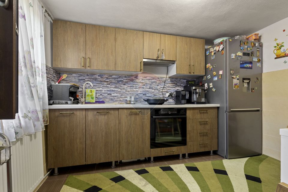 Casă complet renovata cu teren 648 mp de vanzare in Gradiste,Arad